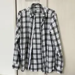 黒 シャツ