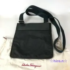 Salvatore Ferragamo サルヴァトーレ フェラガモ ショルダー