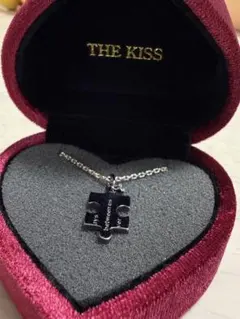 THE KISS パズルピース ネックレスのサムネイル