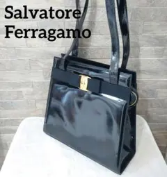 サルヴァトーレフェラガモ　パテントレザー　トートバッグ　ショルダーバック