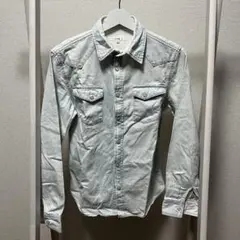 デニムシャツ 長袖シャツ　淡いブルー