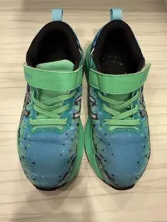 asics キッズシューズ 青と緑19.5cm