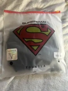 YOUNGLA スーパーマンロゴ Tシャツ ブラック