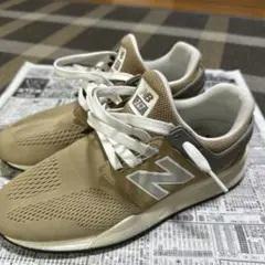 New Balance 25cm ベージュ スニーカー　247