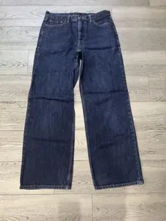 ダークブルーストレートレッグデニム