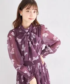 ２ＷＡＹボウタイリボン付きフラワープリントシャーリングプリーツワンピース