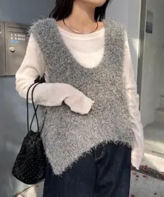 新品 CIAOPANICTYPY 深Uメランジフェザーベスト