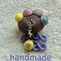 ハンドメイド　刺繍ブローチ　ボンボンブローチ242