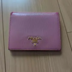 PRADA ピンク 二つ折り財布