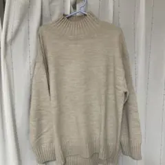 ベージュ タートルネック 長袖ニット