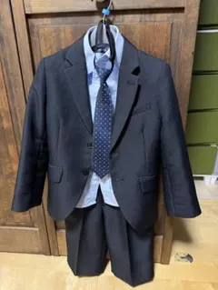 スーツ、子供服　ドレスアップ