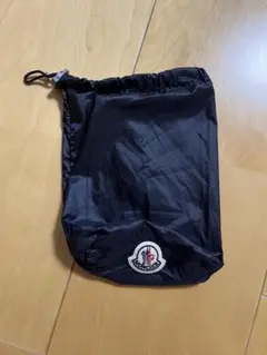 【新品、未使用】MONCLER 巾着袋 ポーチ ネイビーのサムネイル