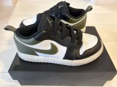 Nike Air Jordan 1 Low ブラック/オリーブ