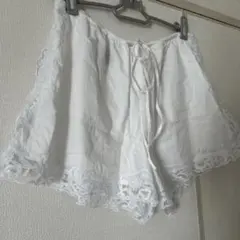 ZARA ホワイトコットンレースショートパンツ