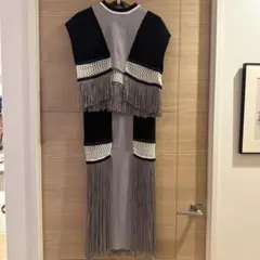 UN3Dフリンジ付きニットベスト 黒・グレー・白