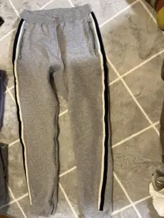 ユニクログレー スウェットパンツ ジッパーポケット付き