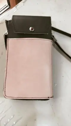 革スマホショルダーバックストラップ付き
