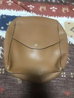 ブラウン 合成皮革 シンプル リュック かるいカバン 美品 人気