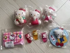 ハローキティ ソフビ人形とフェルトワッペン、ティッシュケースとクリップ