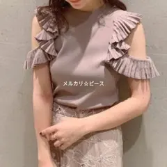 スナイデル プリーツラッフルスリーブニットプルオーバー ピンクベージュ