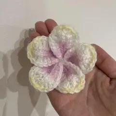 編み物　プルメリア　花　ハイビスカス　キーホルダーヘアクリップ　ブローチ