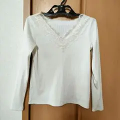 【Vis】ホワイト 長袖 Tシャツ レース付き Vネックのサムネイル
