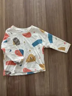 カラフルな長袖Tシャツ