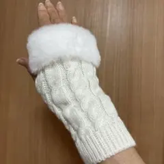 SHEIN フェイクファー付き 指なし手袋 アームウォーマー