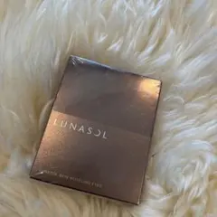 新品•未開封　LUNASOL スキンモデリングアイズ 01