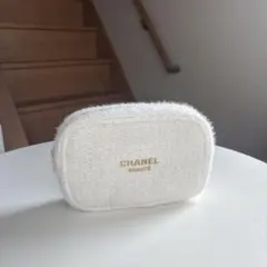 CHANEL ホワイト ノベルティポーチ　未使用のサムネイル