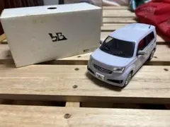 トヨタ bB ミニカー 非売品 カラーサンプルのサムネイル
