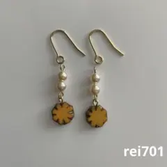 No.622シンプル　チェコビーズ(フラワー)×チェコパール　ピアス　イヤリング