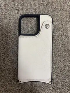 iPhone13Pro用ホワイトレザーケース