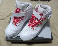 Supreme Nike Air Force 1 High Whiteのサムネイル