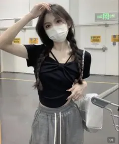 shein リボン Tシャツ ブラック 半袖 デザイン　トップスのサムネイル