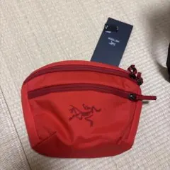 希少廃盤カラー 完売 ARC'TERYX レッド サコッシュショルダーバッグ 希少廃盤カラー 完売 ARC'TERYX レッド サコッシュショルダーバッグ