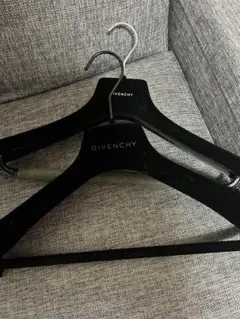 GIVENCHY ブラックハンガー 2個セット
