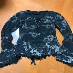 h.NAOTO 蝶柄 英字プリント 長袖カットソー
