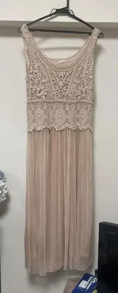 dazzlin レース装飾ベージュキャミワンピース