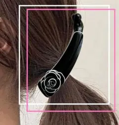 黒と白の花モチーフ ヘアクリップ 大小2本セット
