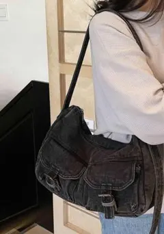 新作カジュアルシック ソフトデニム ショルダーバッグ、フラップポケット付き