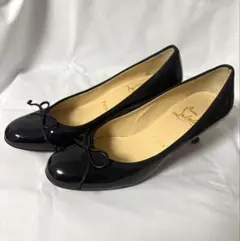 Christian Louboutin パテント パンプス 黒　35.5cmのサムネイル