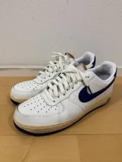 極美品　ナイキ ウィメンズ エアフォース 1 07のサムネイル