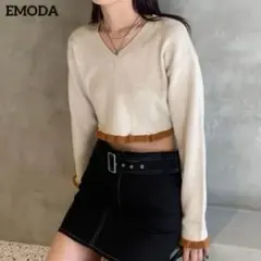 EMODA Vネックフリルショートニット