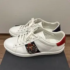 ビジュースニーカー