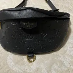 ボディバッグ　LV