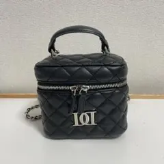 Darich ダーリッチ キルティングスクエアミニバッグ ブラック シルバー