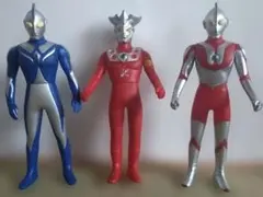 ウルトラマンフィギュア 3体セット　レオ　コスモス