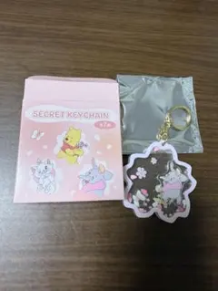 ディズニーストア 桜 シークレット キーチェーン ダンボ