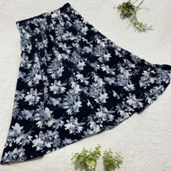 美品【VIS ネイビー花柄フレアスカート】ひざ下ロング丈【Sサイズ】春夏スカート